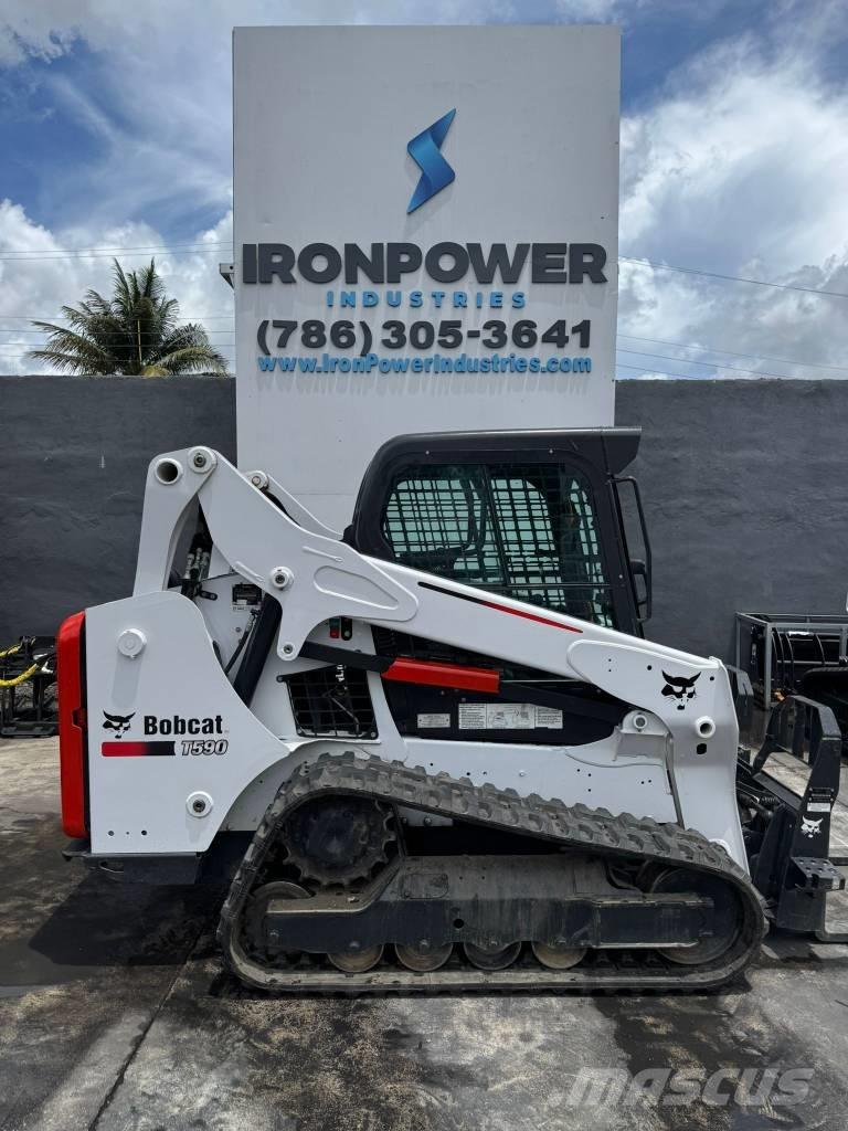 Bobcat T 590 スキッドステアローダー