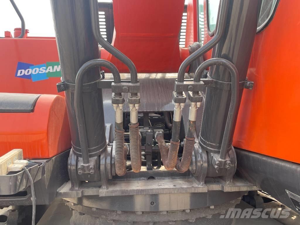 Doosan DX 300 大型油圧ショベル12t以上（パワーショベル・ユンボ）