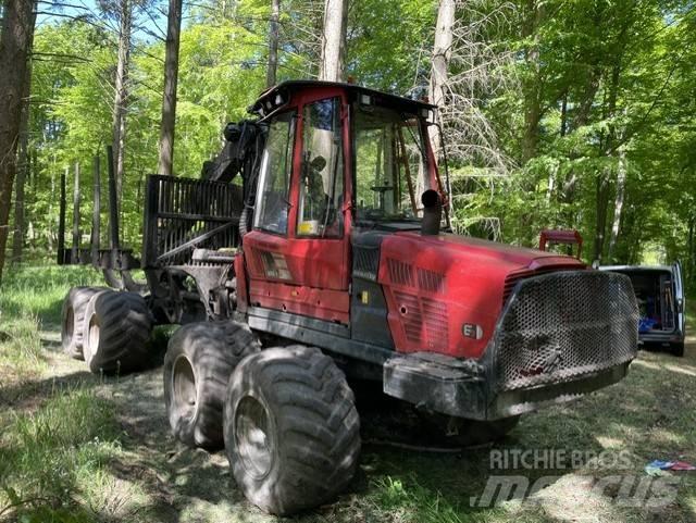Komatsu 855 フォワーダー