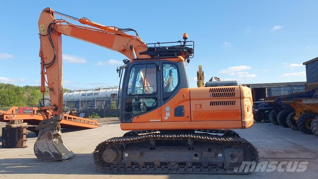 Doosan DX160LC-3 大型油圧ショベル12t以上（パワーショベル・ユンボ）