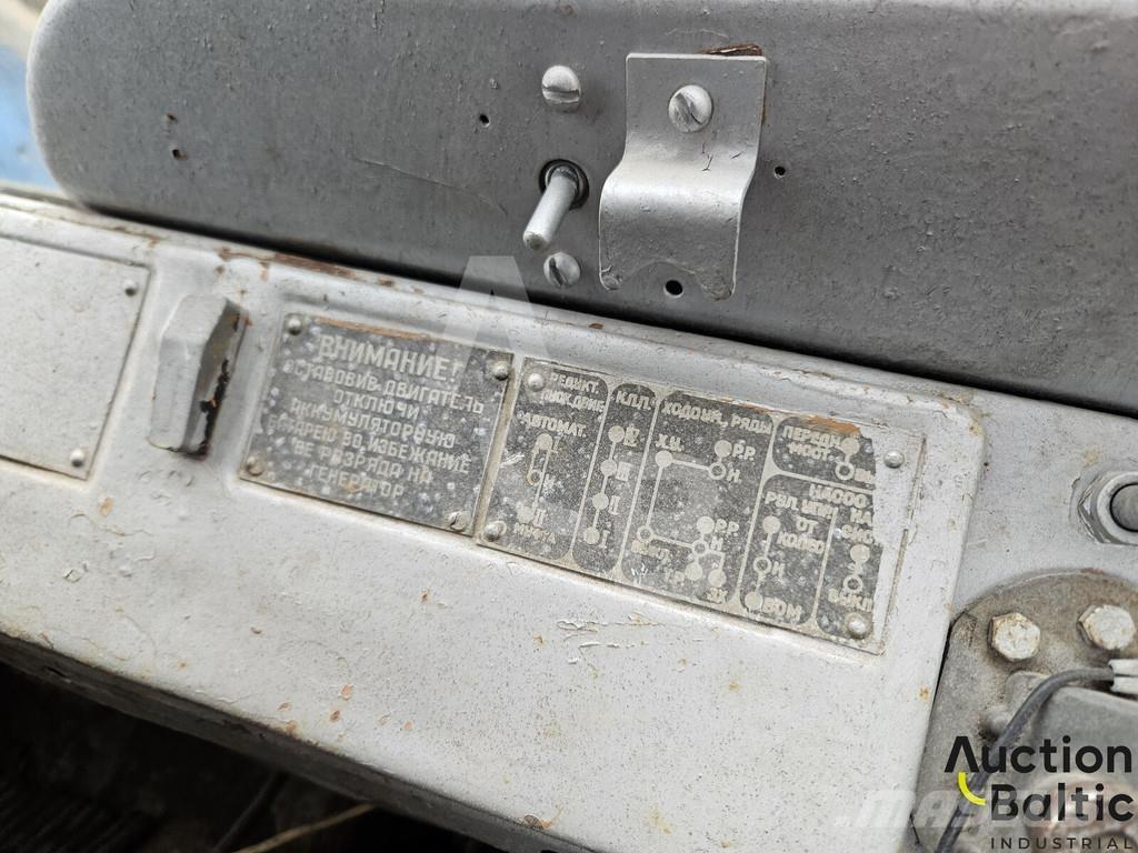  Onbekend T-157K トラクター