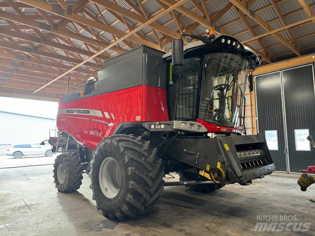 Massey Ferguson 7370 コンバイン