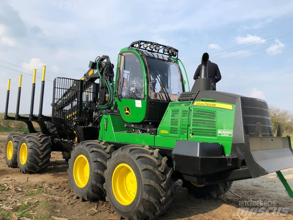 John Deere 1210 G フォワーダー