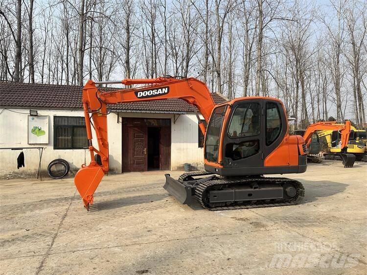 Doosan DX 75 ミニ油圧ショベル 7t以下（ミニユンボ・ミニディガー）
