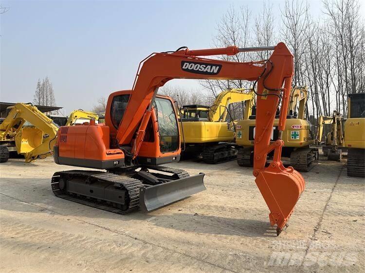 Doosan DX 75 ミニ油圧ショベル 7t以下（ミニユンボ・ミニディガー）