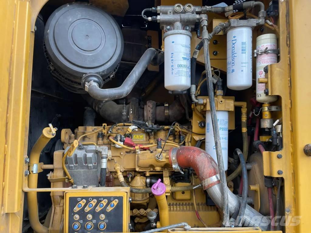 CAT 140M モーターグレーダー