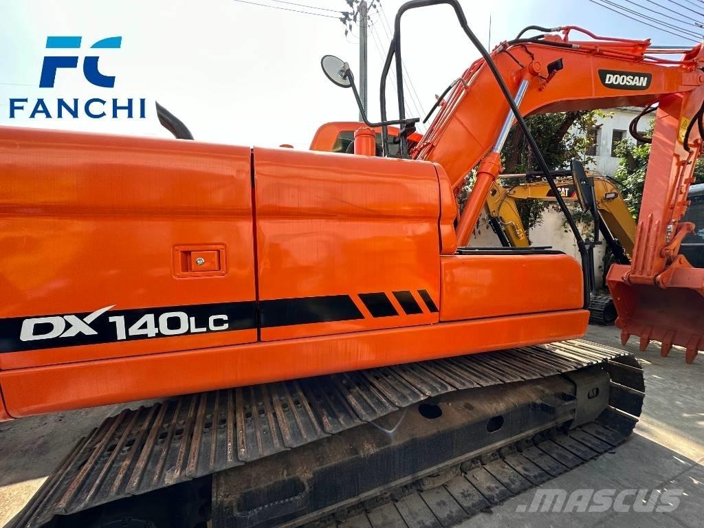 Doosan DX 140 LC 大型油圧ショベル12t以上（パワーショベル・ユンボ）