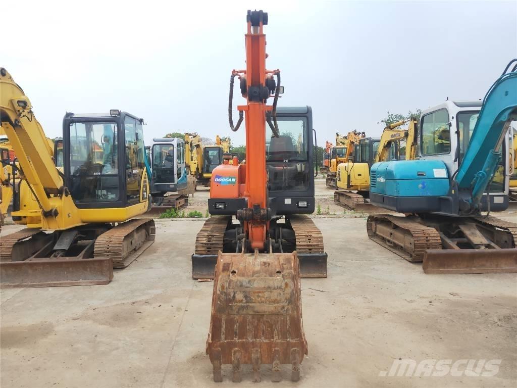 Doosan DH55 ミニ油圧ショベル 7t以下（ミニユンボ・ミニディガー）