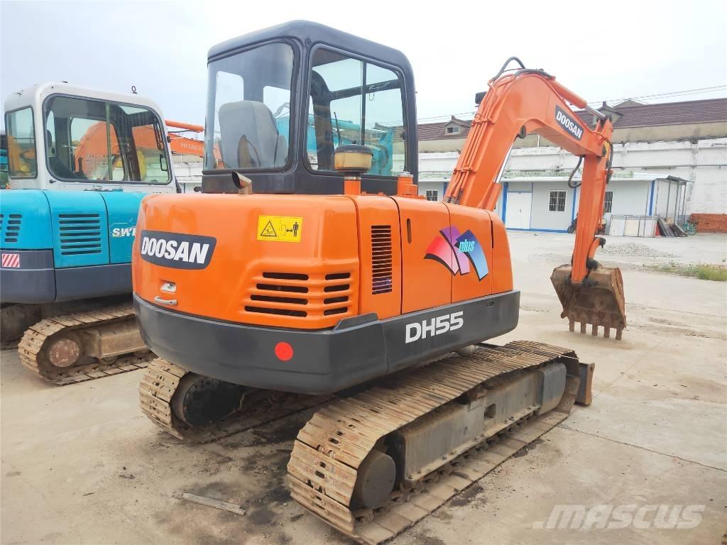 Doosan DH55 ミニ油圧ショベル 7t以下（ミニユンボ・ミニディガー）