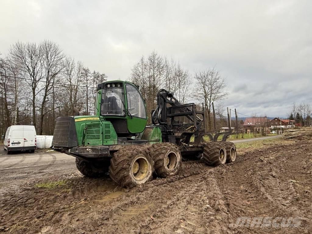 John Deere 1510E フォワーダー