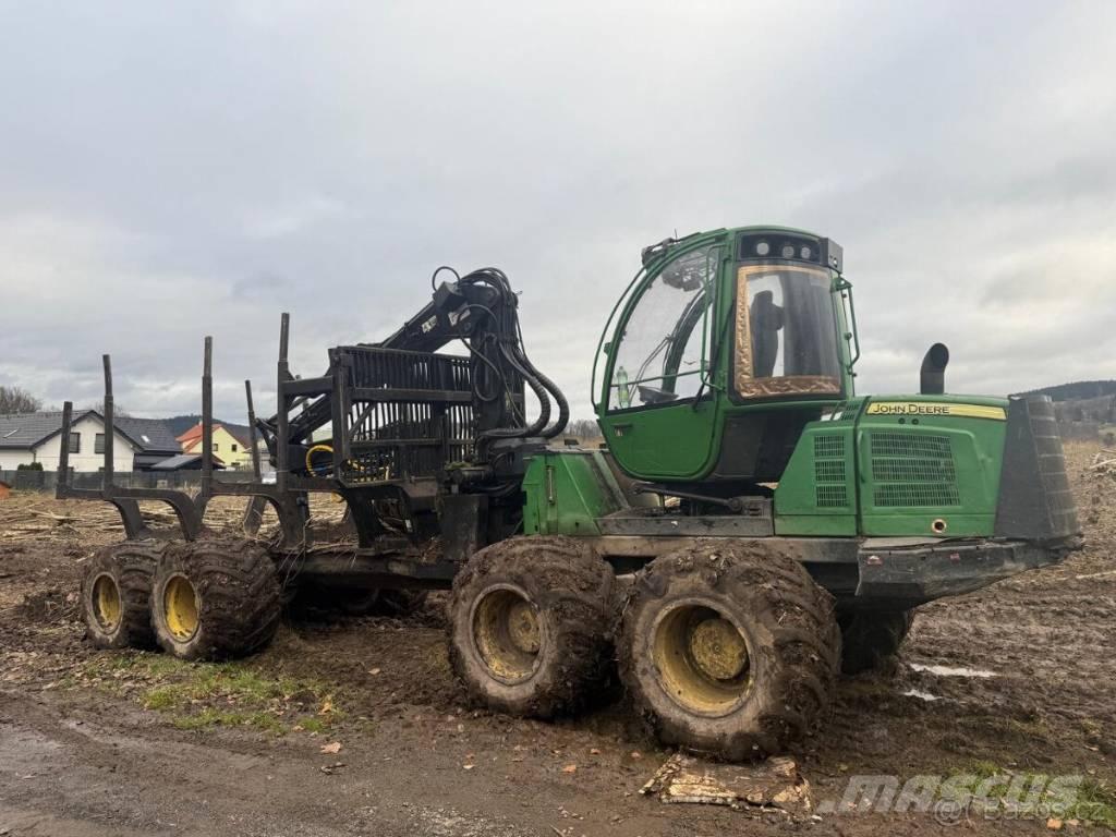 John Deere 1510E フォワーダー