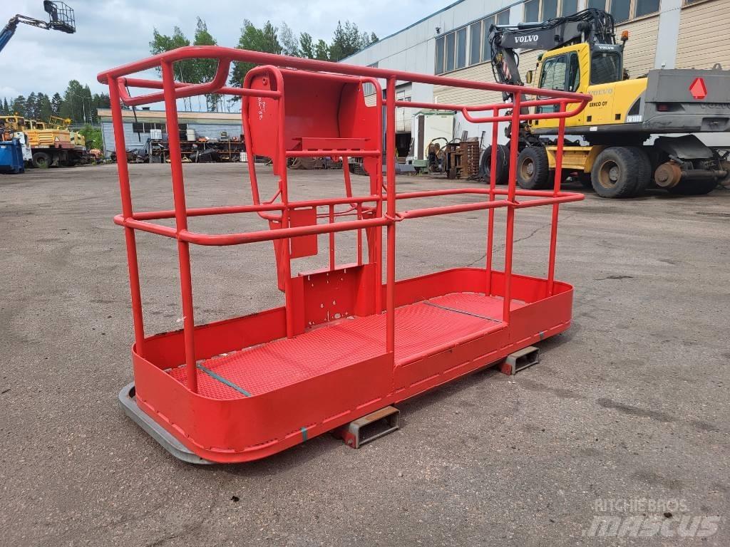 Manitou 200 ATJ kori 垂直昇降型リフト
