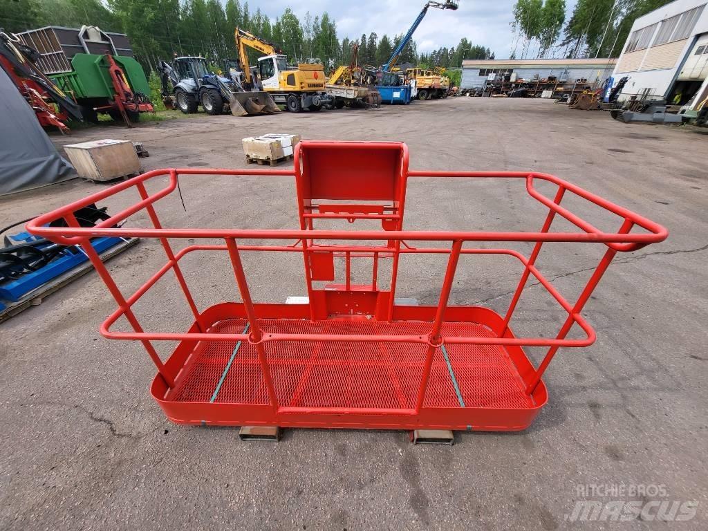 Manitou 200 ATJ kori 垂直昇降型リフト