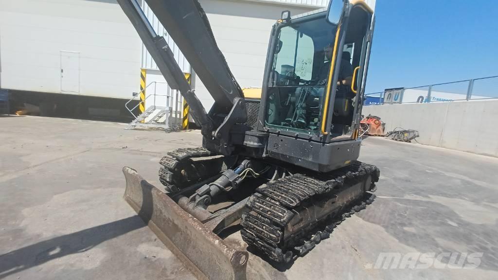 Volvo ECR 88 D 大型油圧ショベル12t以上（パワーショベル・ユンボ）