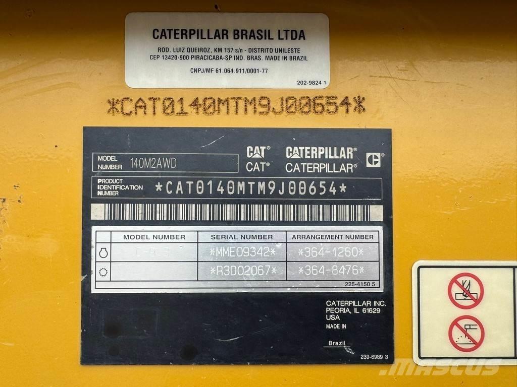 CAT 140M2 AWD モーターグレーダー