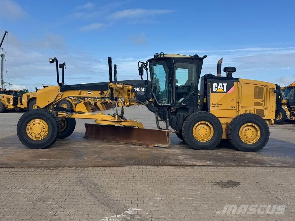 CAT 140M2 AWD モーターグレーダー