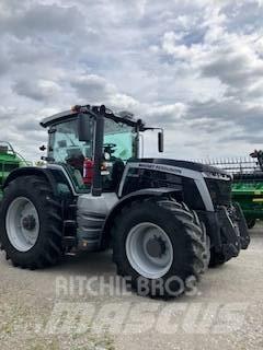 Massey Ferguson 8 S トラクター