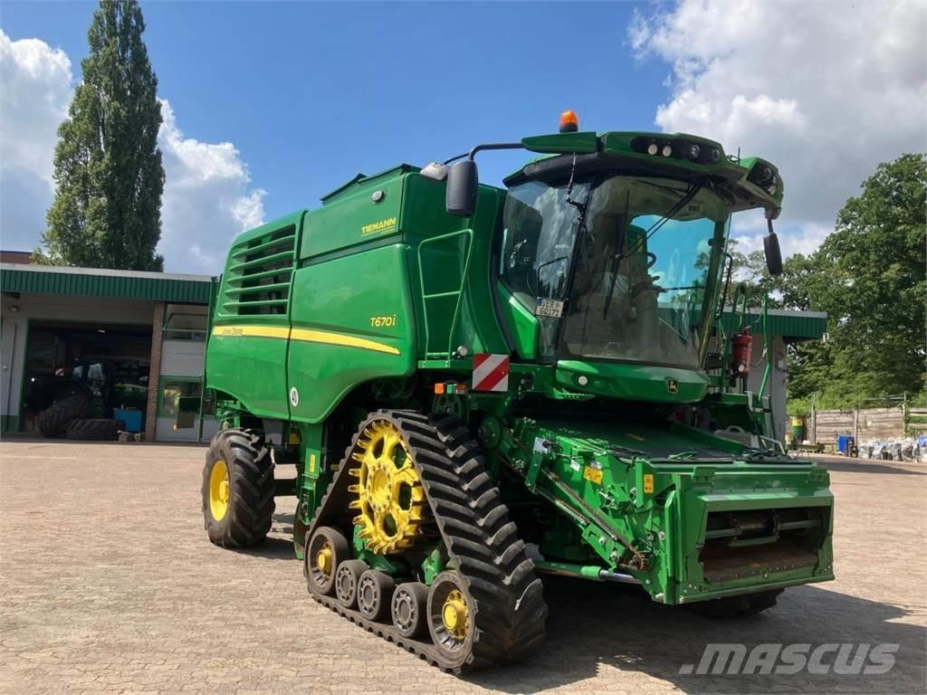 John Deere T670 コンバイン