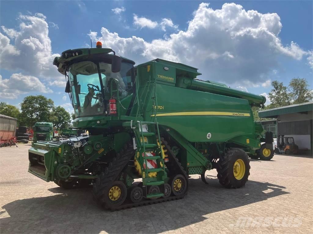 John Deere T670 コンバイン