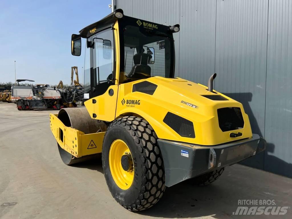 Bomag BW177D-5 振動ローラ