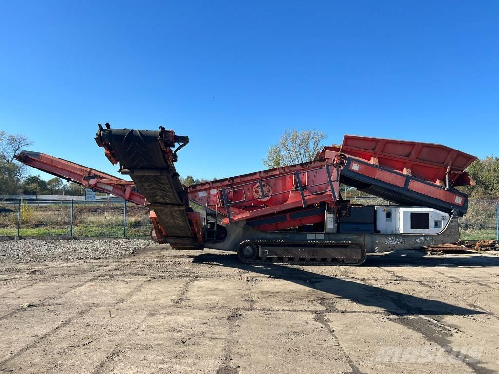 Sandvik QE 340 自走式スクリーン