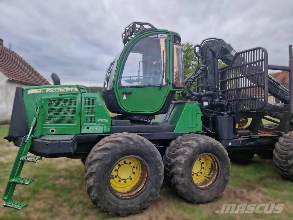 John Deere 1110 E フォワーダー