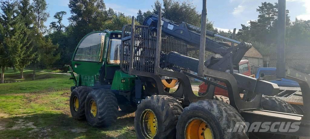 John Deere 1110 E フォワーダー