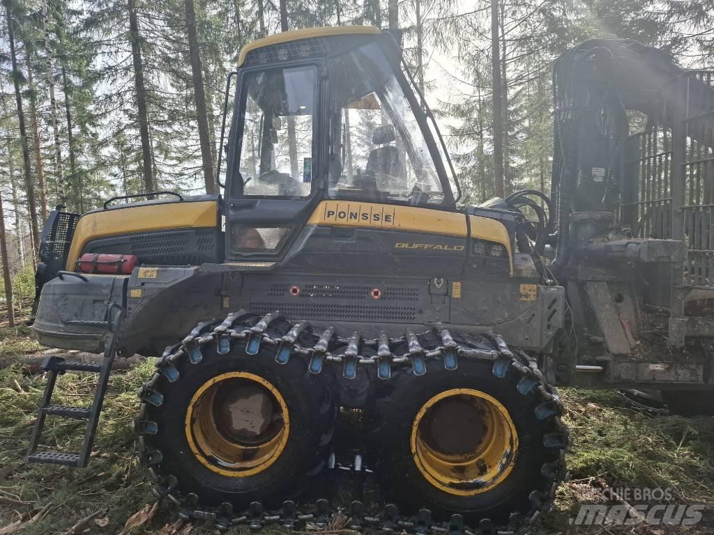 Ponsse BUFFALO 8W フォワーダー