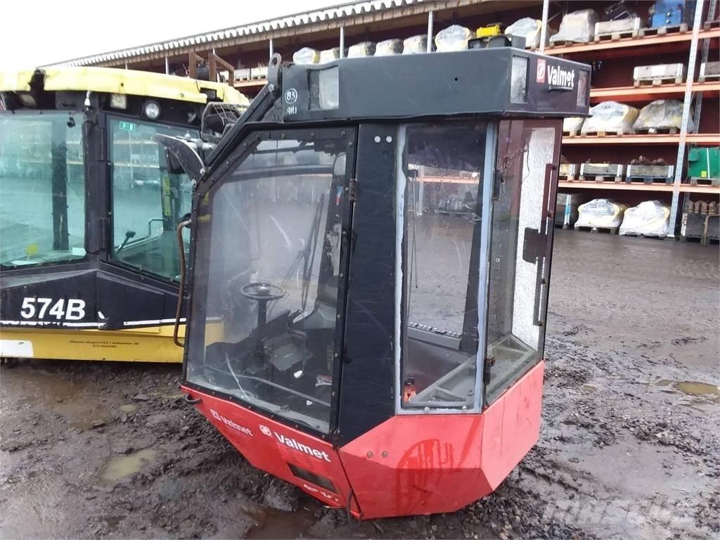 Valmet 911.1 キャビン及び内装