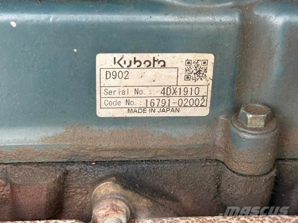 Kubota KX 018-4 ミニ油圧ショベル 7t以下（ミニユンボ・ミニディガー）