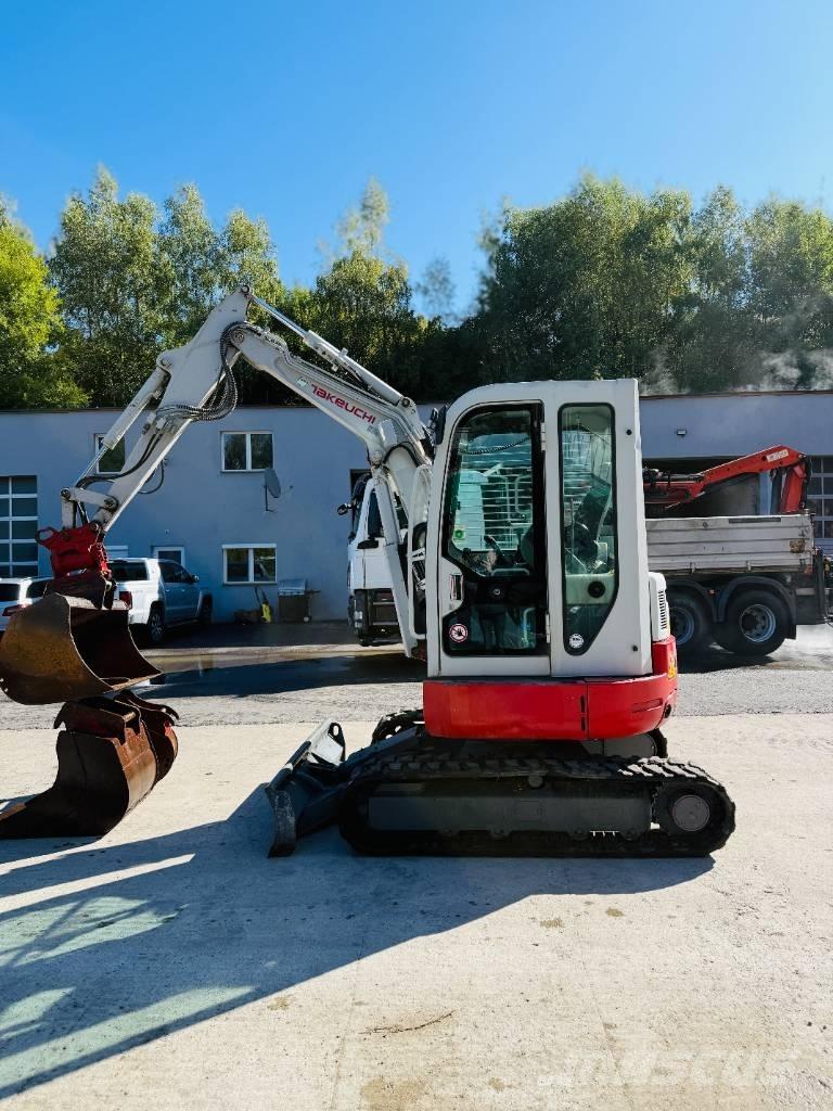 Takeuchi TB 138 FR ミニ油圧ショベル 7t以下（ミニユンボ・ミニディガー）
