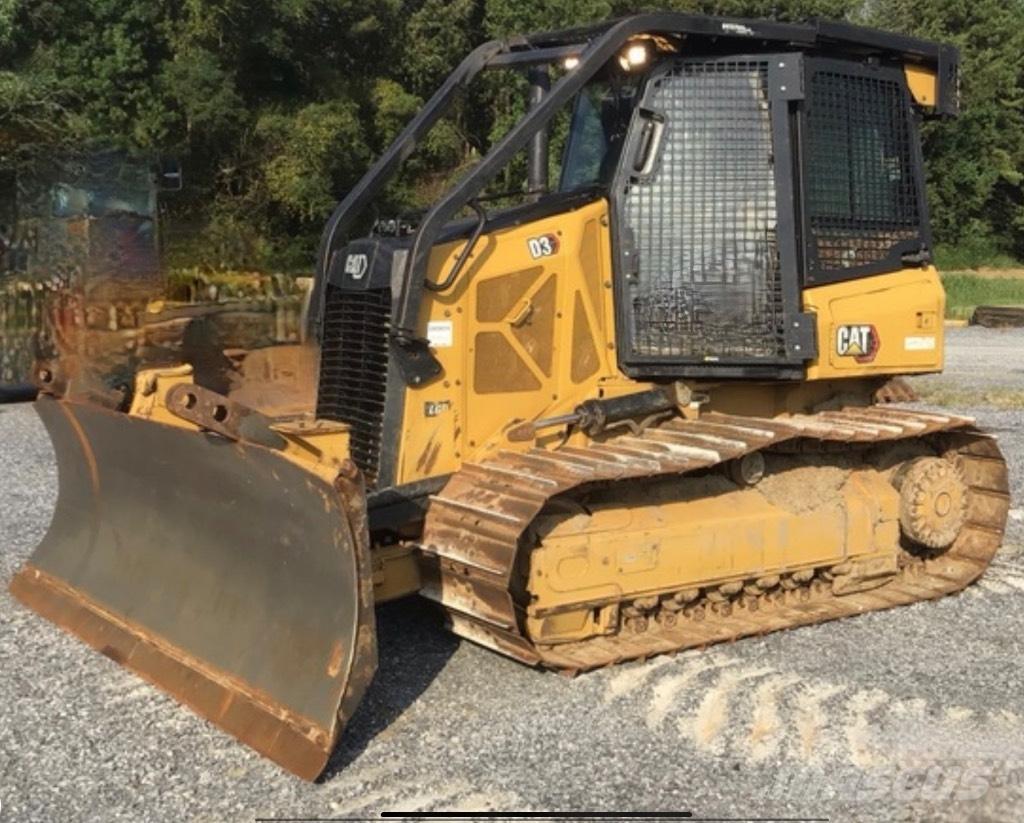 CAT D 3 ブルドーザー
