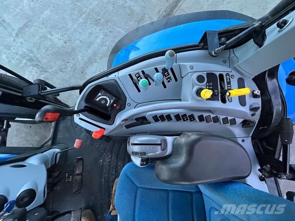 New Holland T 6030 トラクター