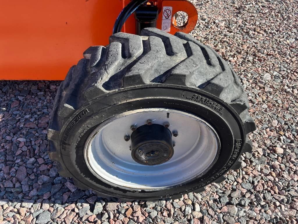 JLG 660 SJ ブームリフト　直伸型