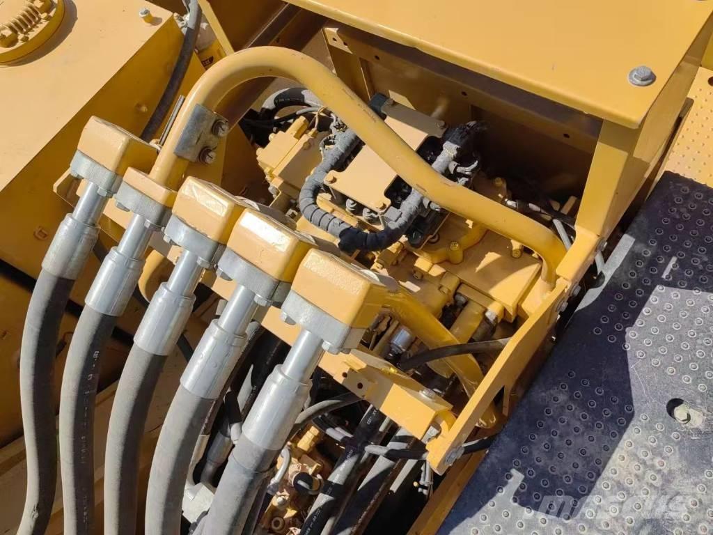 CAT 390 F 大型油圧ショベル12t以上（パワーショベル・ユンボ）