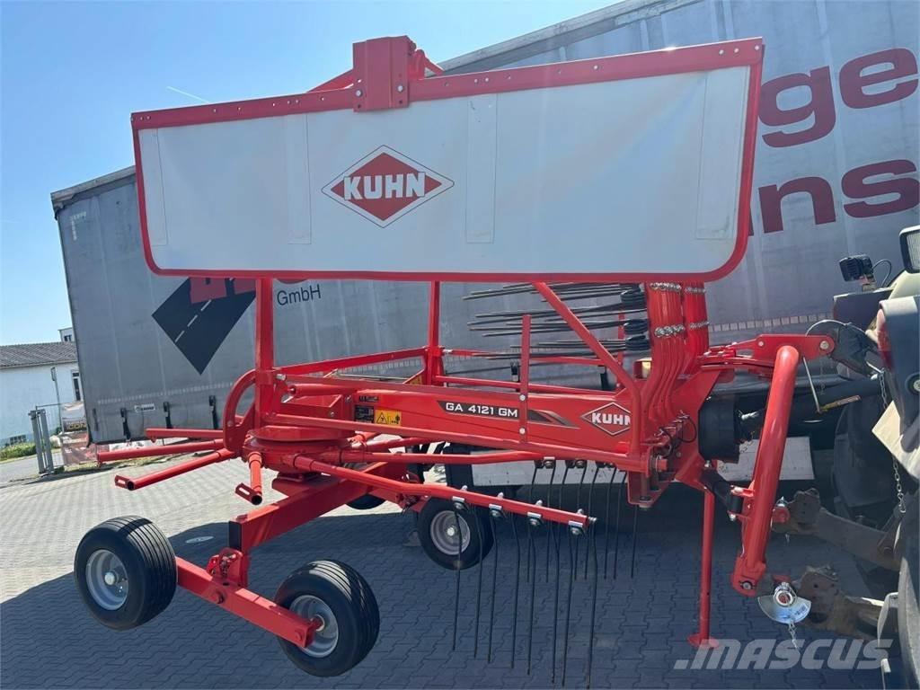 Kuhn GA4121GM ウィンドローア/レーキ