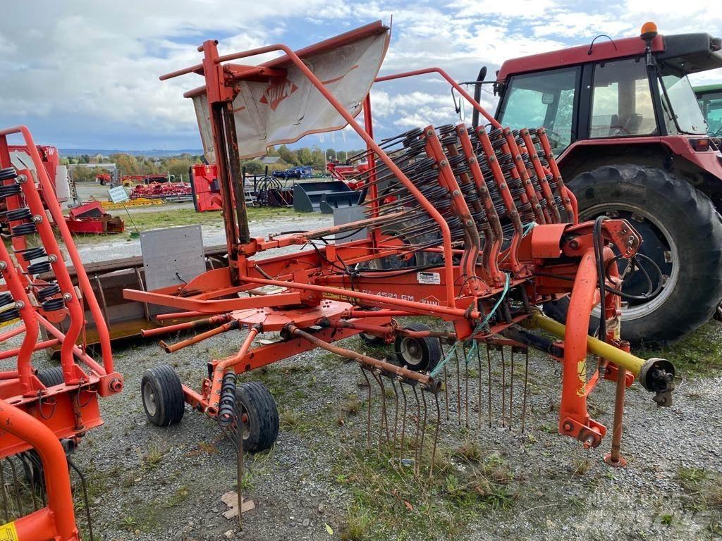 Kuhn GA 4521 GM ウィンドローア/レーキ