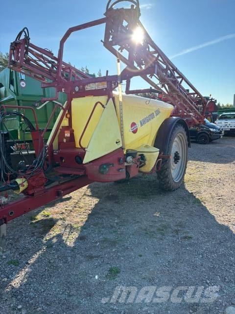 Hardi Navigator 3000 牽引型スプレイヤー
