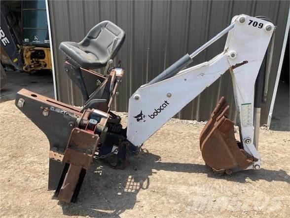 Bobcat 709 FDS スキッドステアローダー