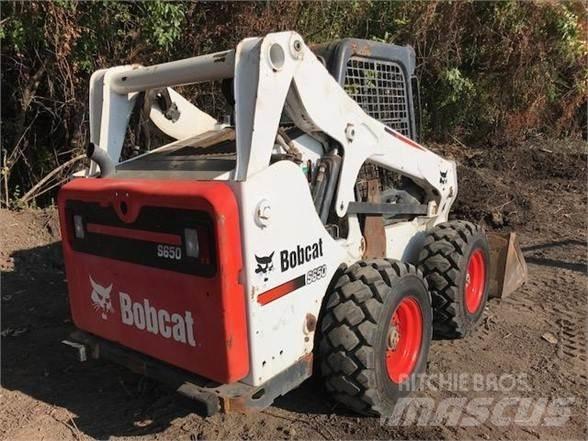 Bobcat S650 スキッドステアローダー