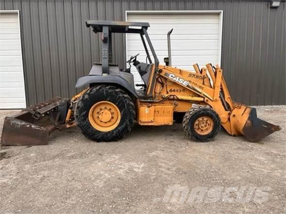 CASE 570M XT ホイールローダー・タイヤショベル
