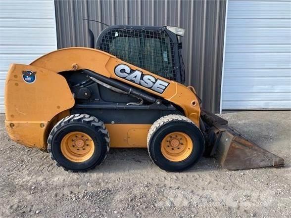 CASE SV250 スキッドステアローダー