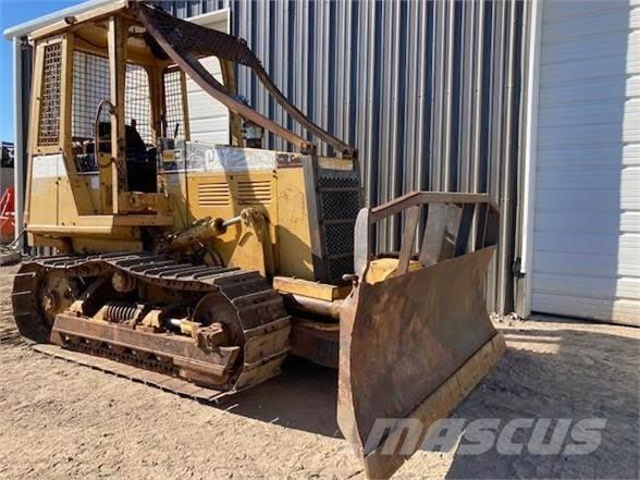 CAT D3C ブルドーザー