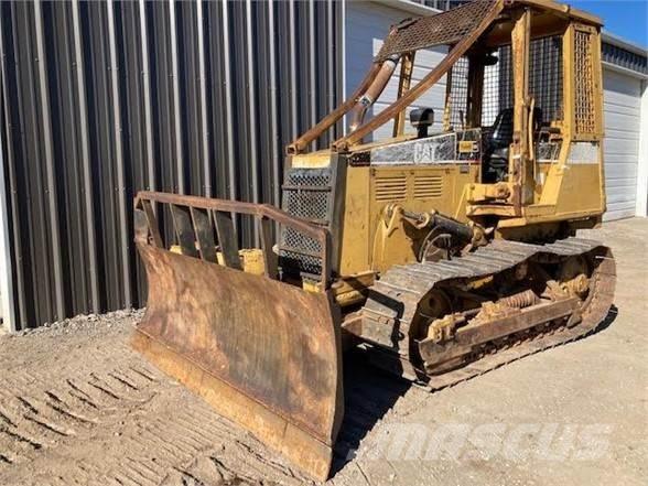 CAT D3C ブルドーザー