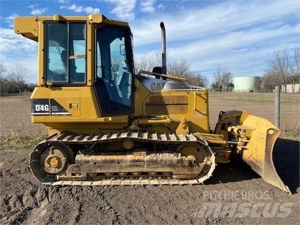 CAT D4G XL ブルドーザー