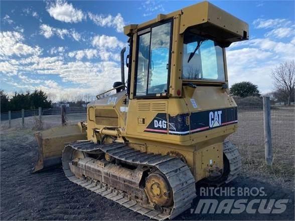 CAT D4G XL ブルドーザー