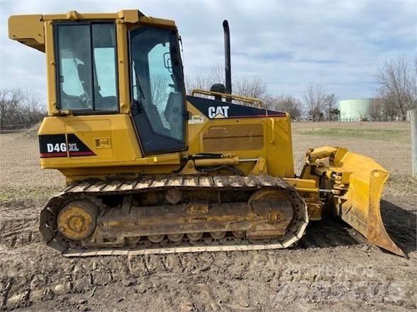 CAT D4G XL ブルドーザー