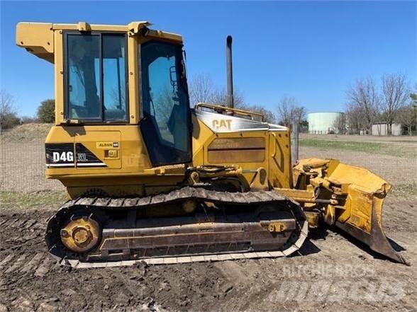 CAT D4G XL ブルドーザー