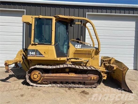 CAT D4G XL ブルドーザー