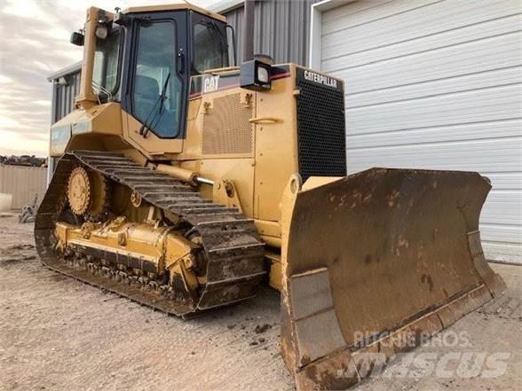 CAT D5M ブルドーザー